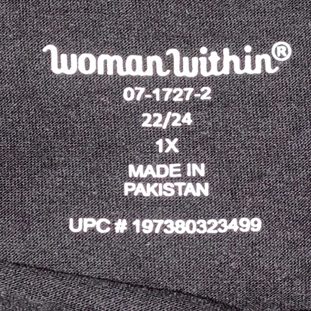 OVERSIZED FLORAL GRAPHIC BLACK TEE NWT WOMAN WITHIN - Picture 3 of 4